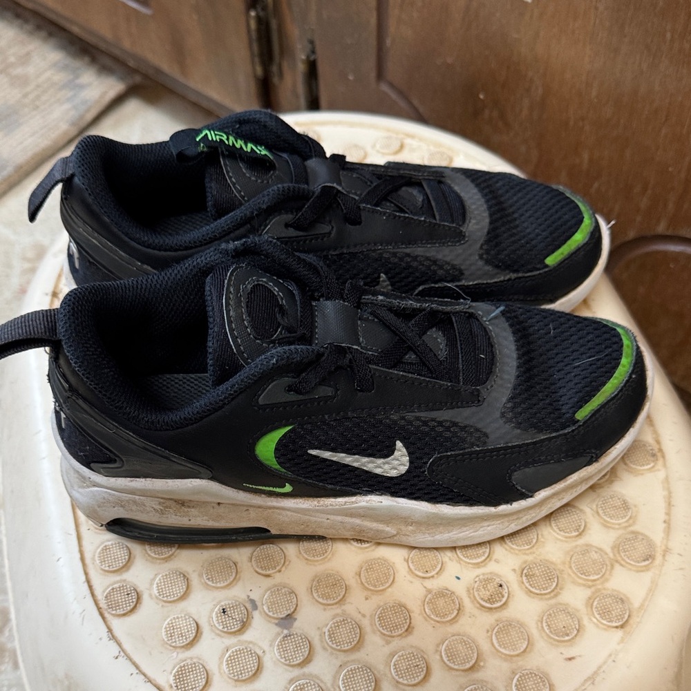 Nike Kids AIR Black and Lime Sneakers - Picture 3 of 4
